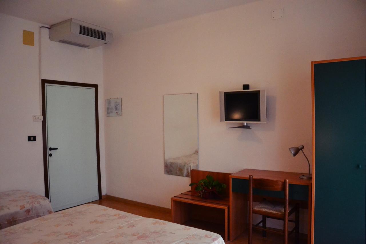 Hotel Rex Lido di Jesolo Esterno foto