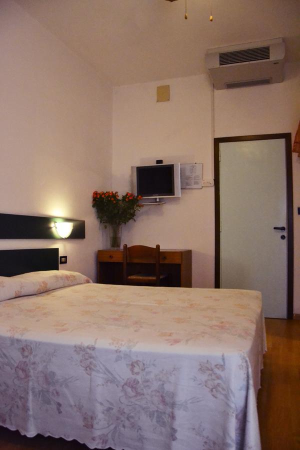 Hotel Rex Lido di Jesolo Esterno foto