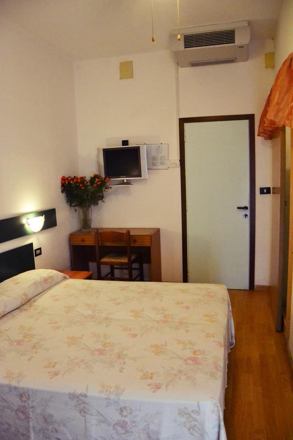 Hotel Rex Lido di Jesolo Esterno foto