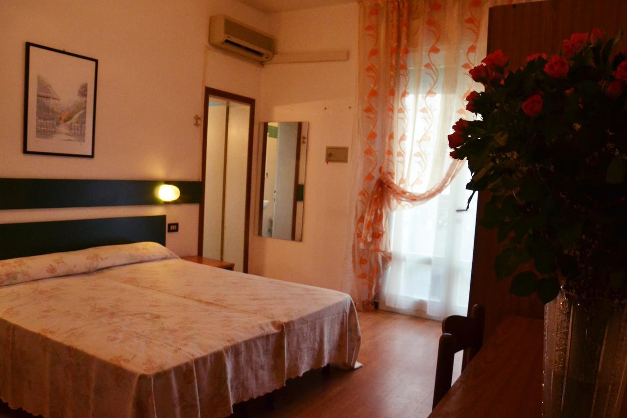 Hotel Rex Lido di Jesolo Esterno foto